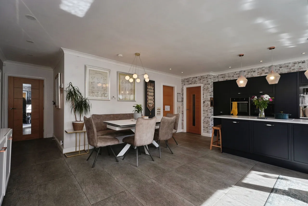 Latham Lane, Cleckheaton, BD19, photo 7