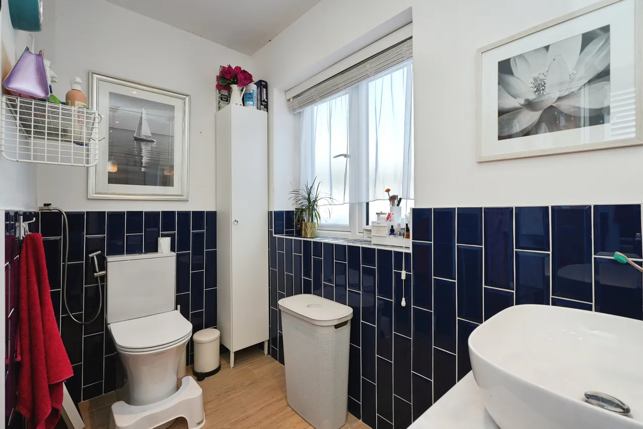 Latham Lane, Cleckheaton, BD19, photo 19