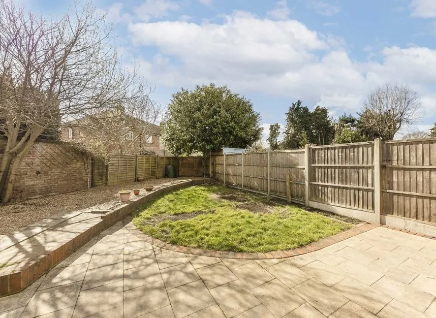 Batavia Road, Sunbury, TW16, photo 8