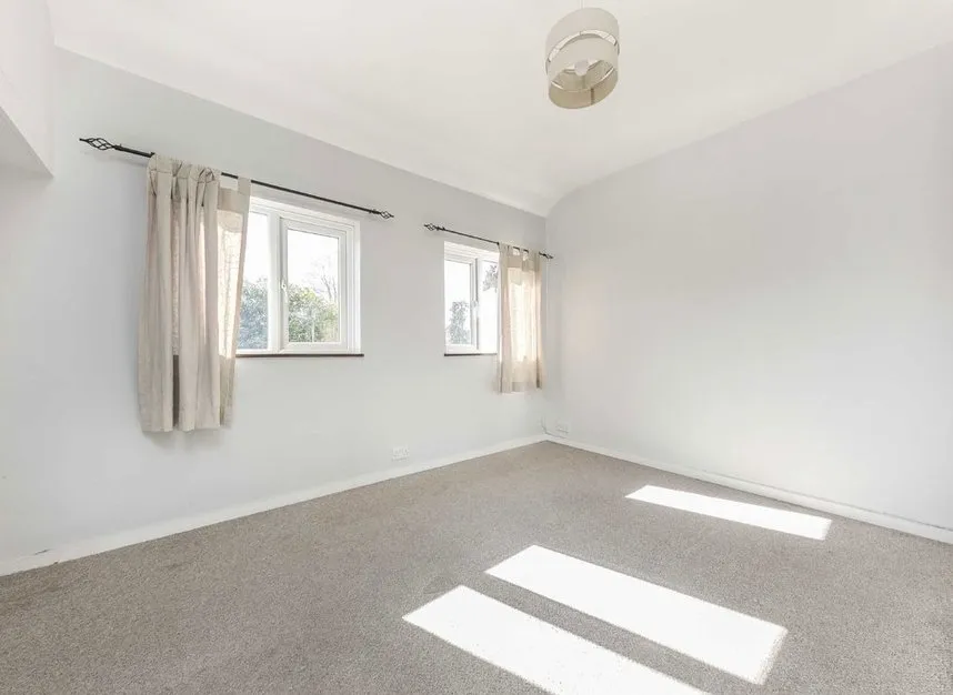 Batavia Road, Sunbury, TW16, photo 5