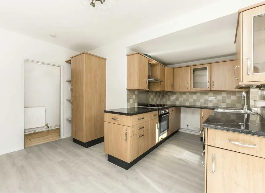 Batavia Road, Sunbury, TW16, photo 3