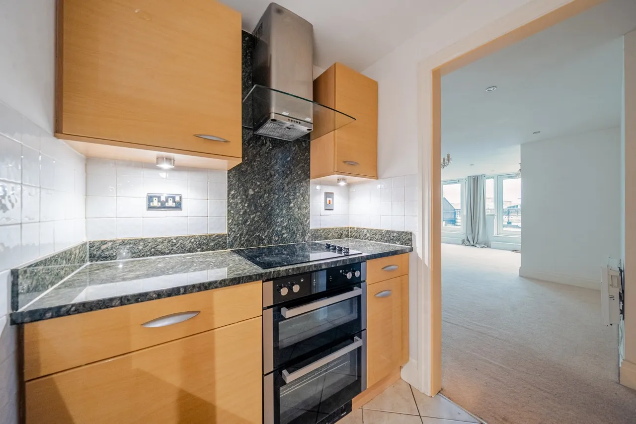 Seven Kings Way, Kingston Upon Thames, KT2, photo 5