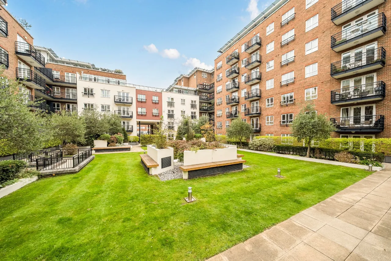Seven Kings Way, Kingston Upon Thames, KT2, photo 16