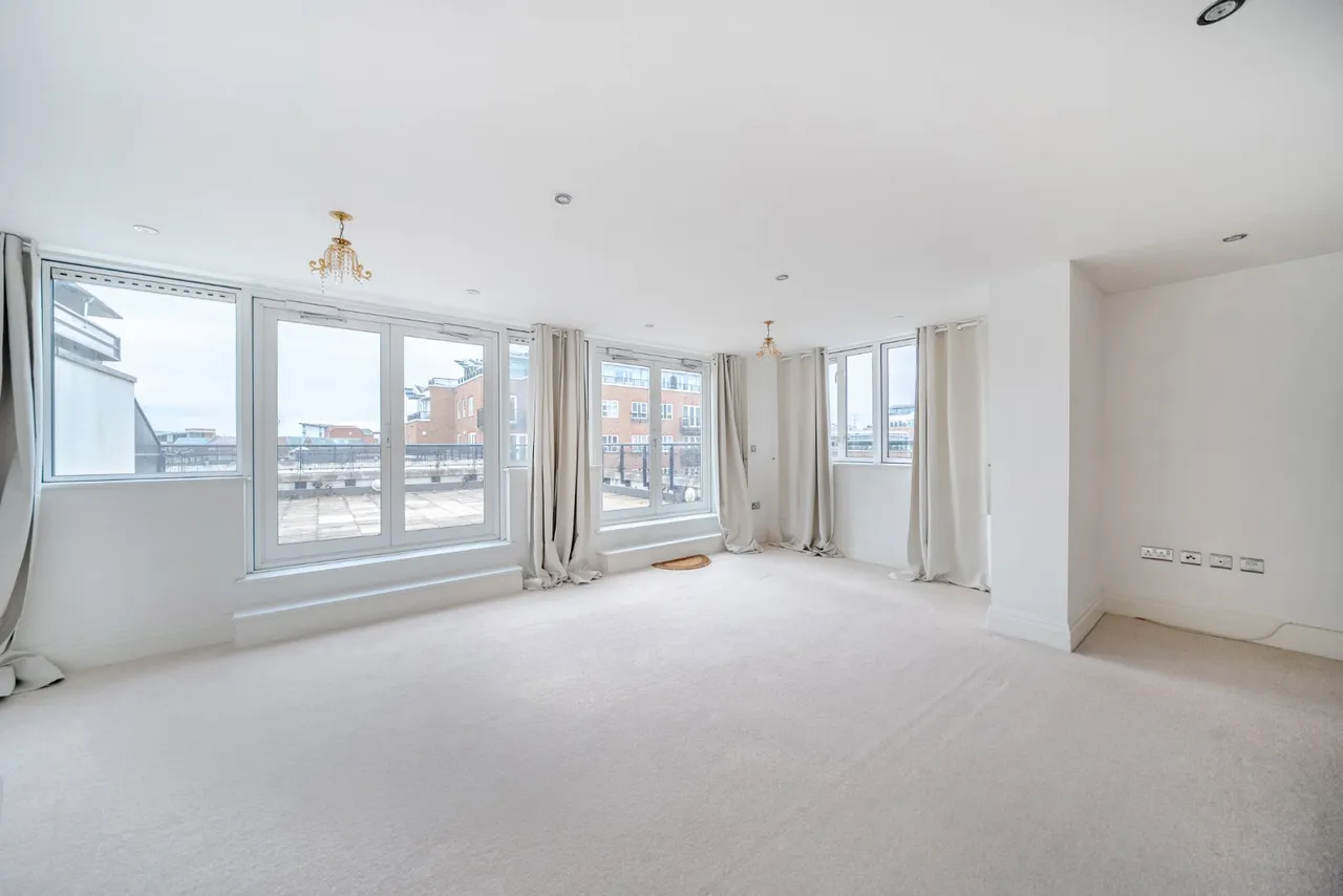 Seven Kings Way, Kingston Upon Thames, KT2, photo 2