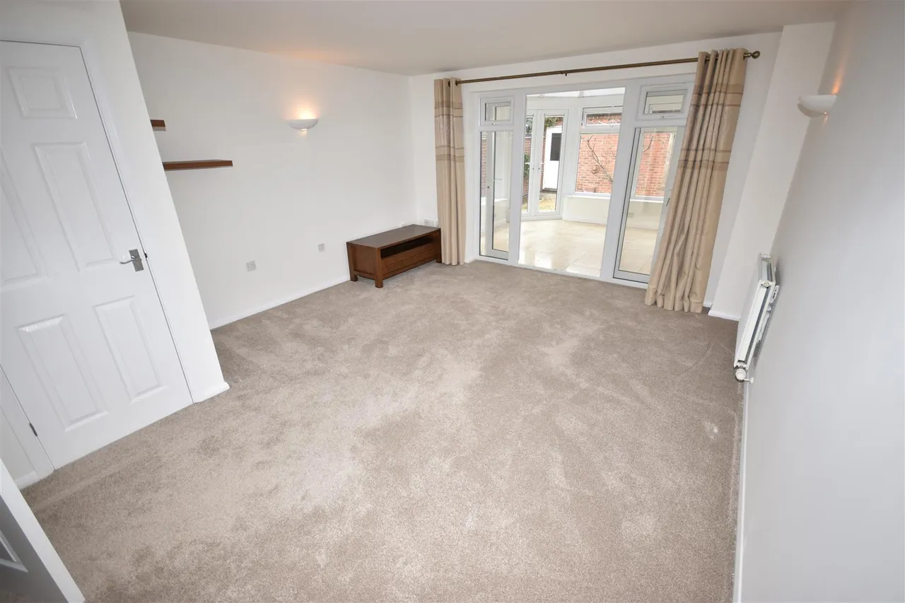 Kinross Road, Sleaford, photo 2