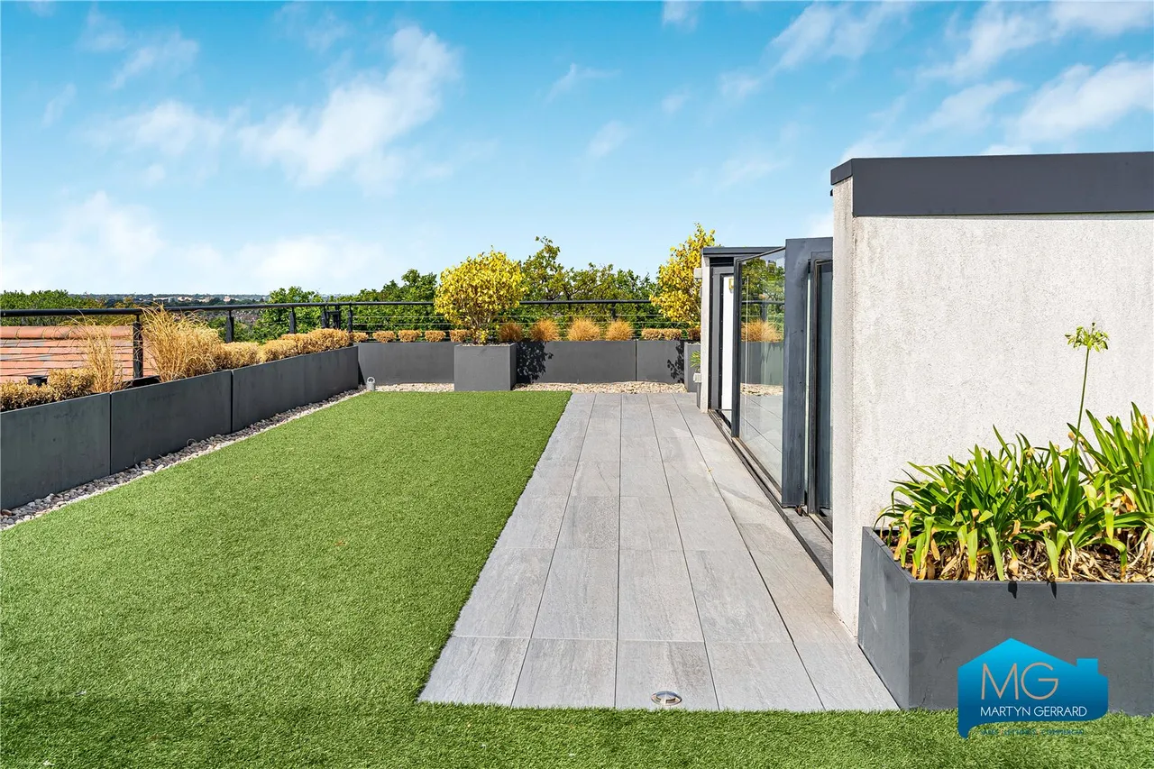 The Bishops Avenue, London, N2, photo 47