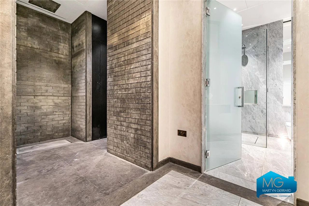 The Bishops Avenue, London, N2, photo 13