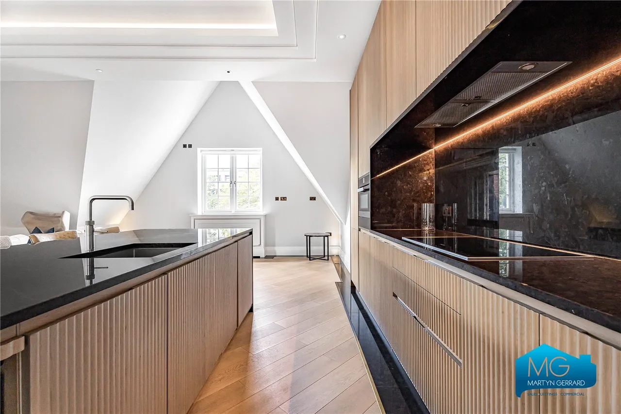 The Bishops Avenue, London, N2, photo 37