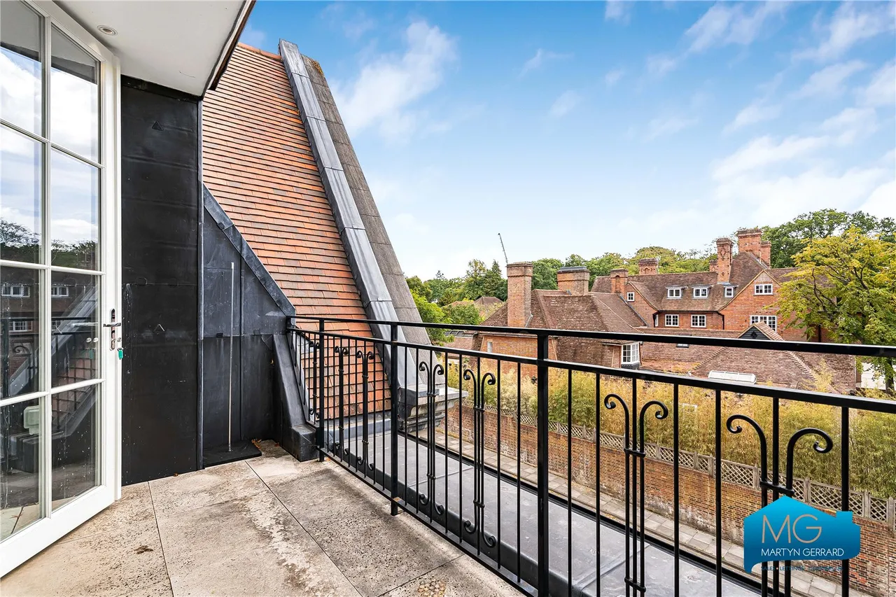 The Bishops Avenue, London, N2, photo 39