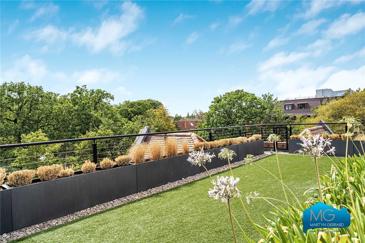 The Bishops Avenue, London, N2, photo 46