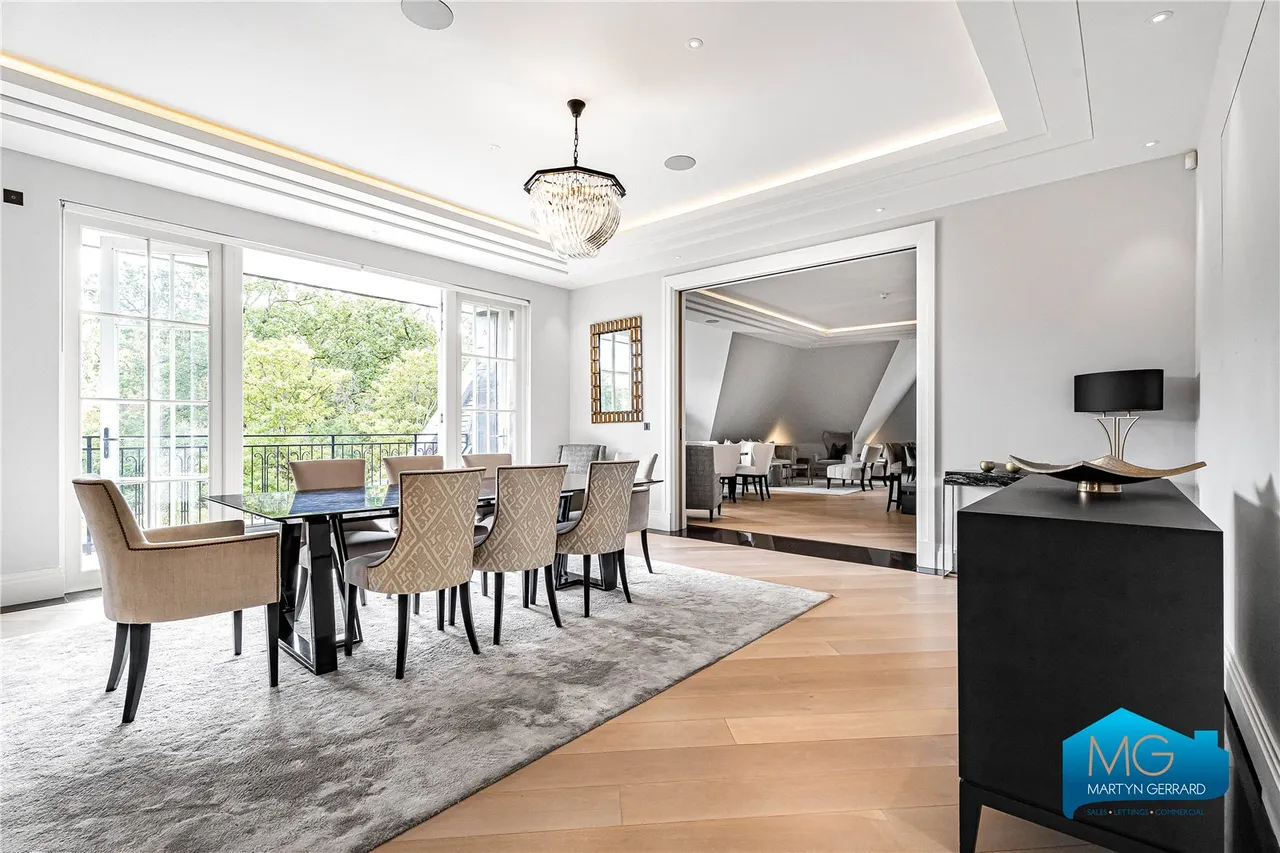 The Bishops Avenue, London, N2, photo 43