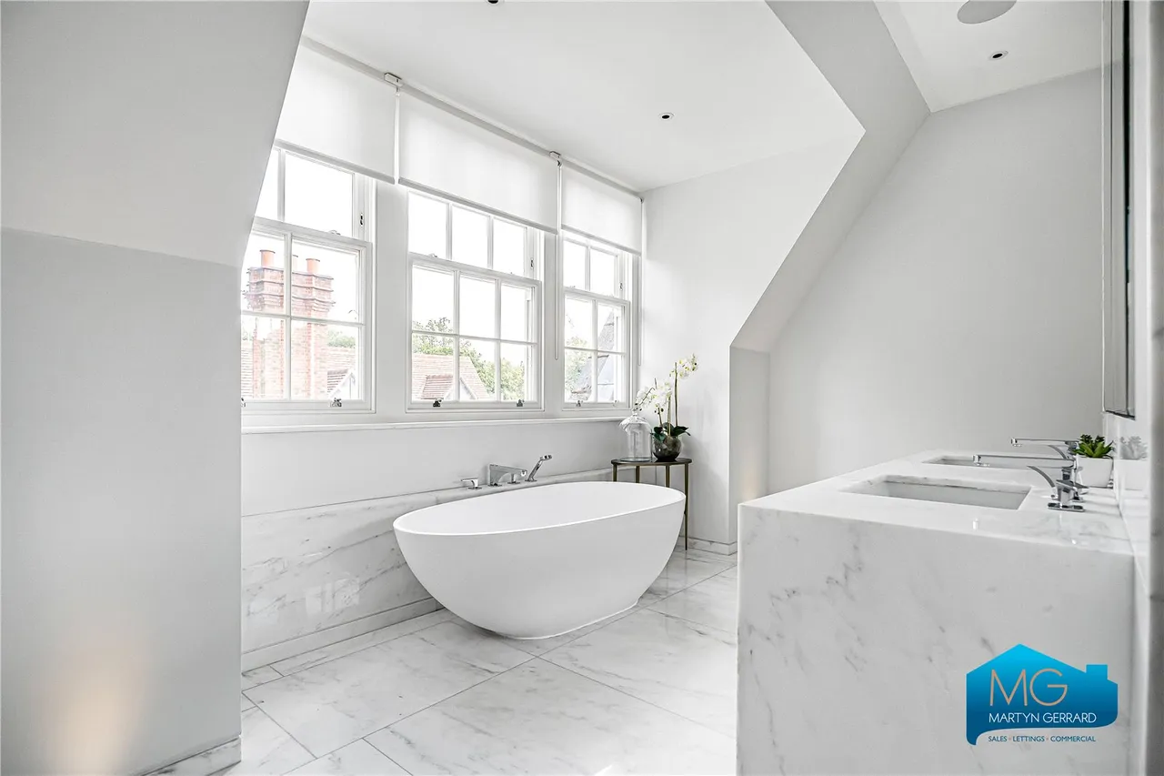 The Bishops Avenue, London, N2, photo 23