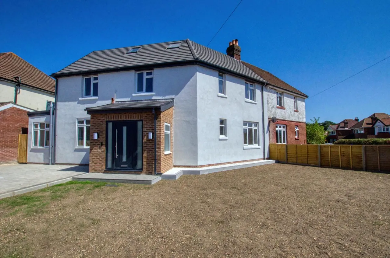 5 bed house for sale — Luccombe Road, Southampton, SO15 7RN