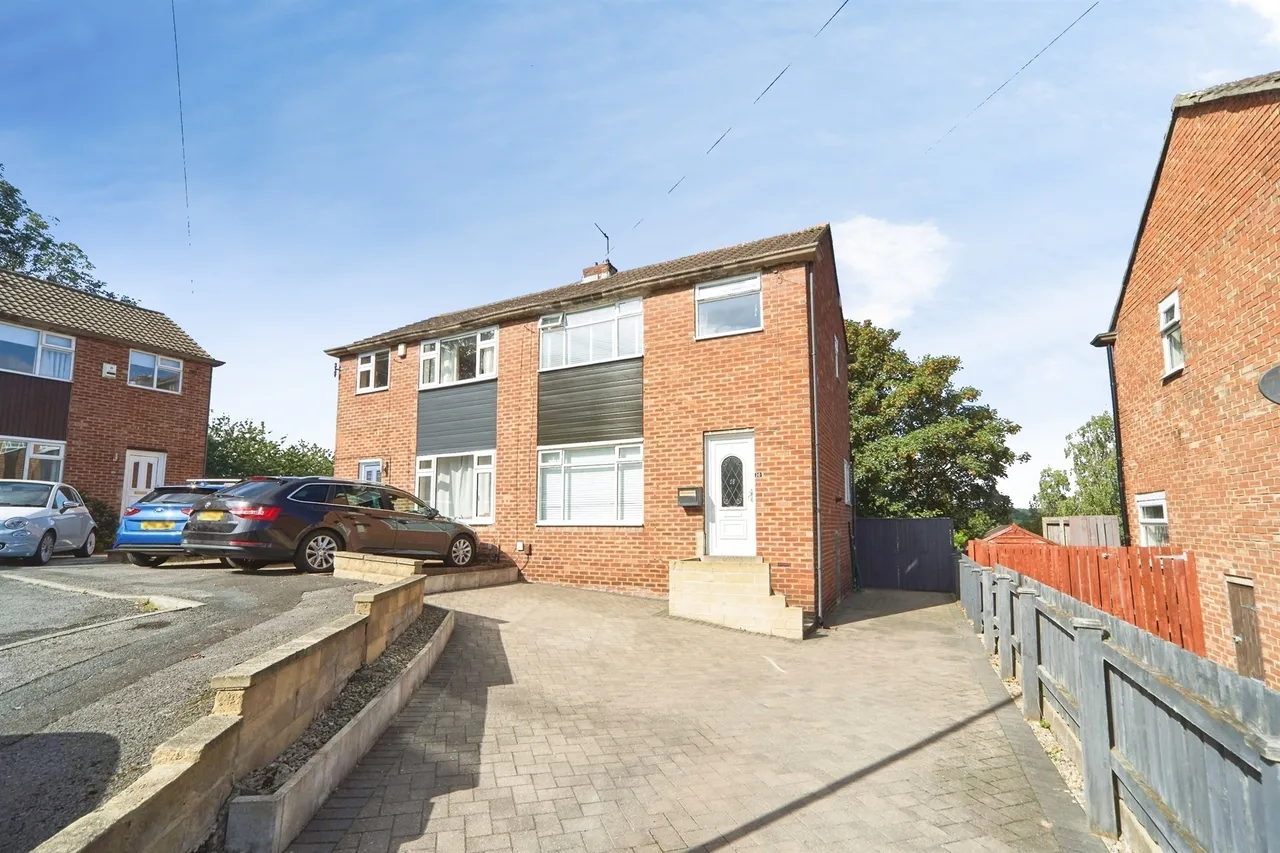 3 bed house for sale — St. Andrews Close, Rodley, Leeds