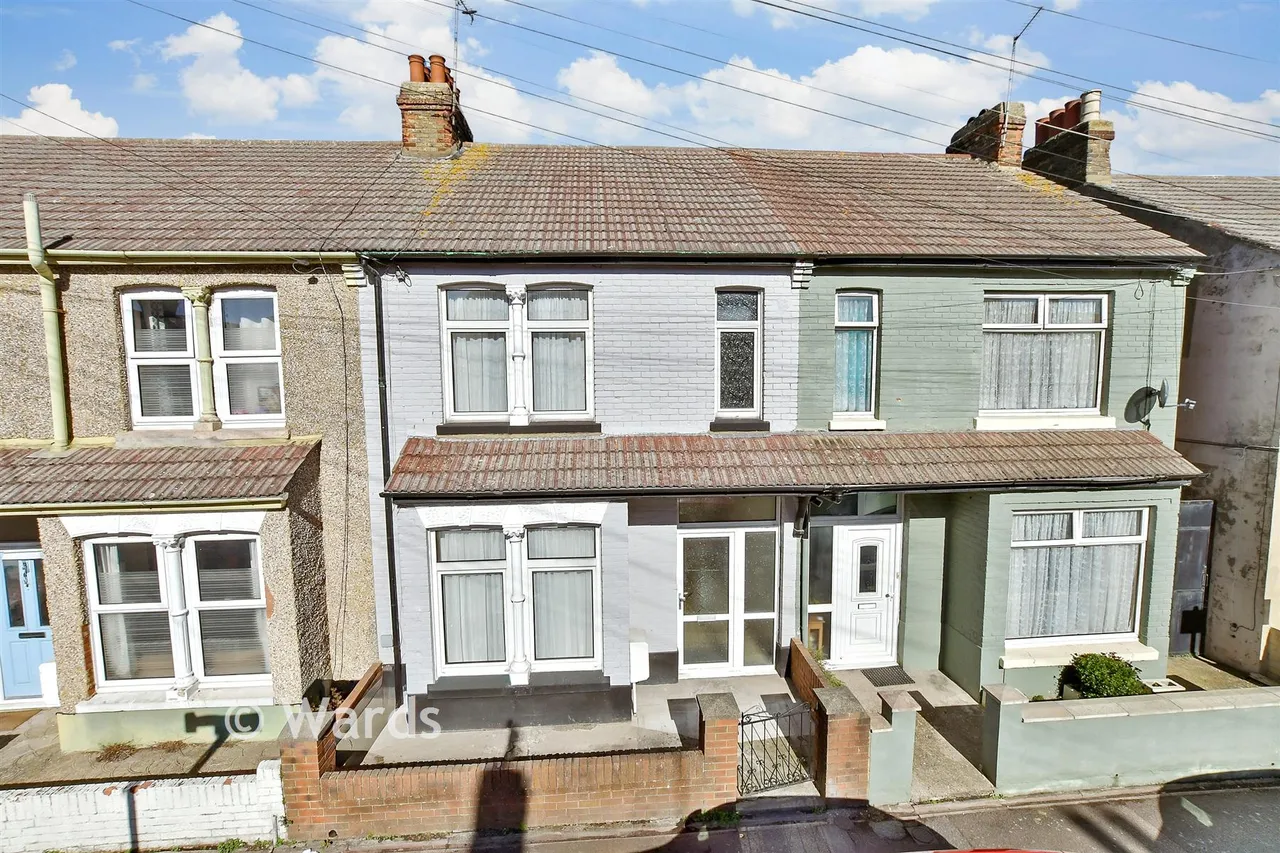 3 bed house for sale, Eva Road, Gillingham, ME7