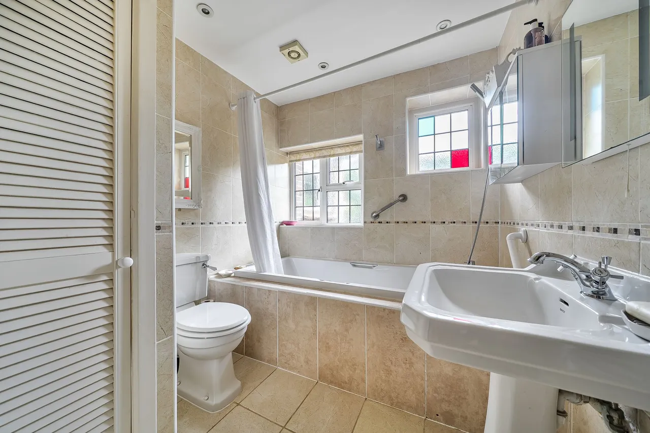 Tudor Village, Storrington, RH20, photo 17