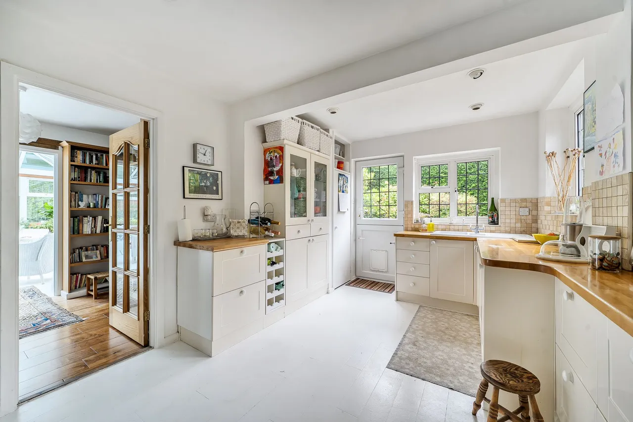 Tudor Village, Storrington, RH20, photo 2