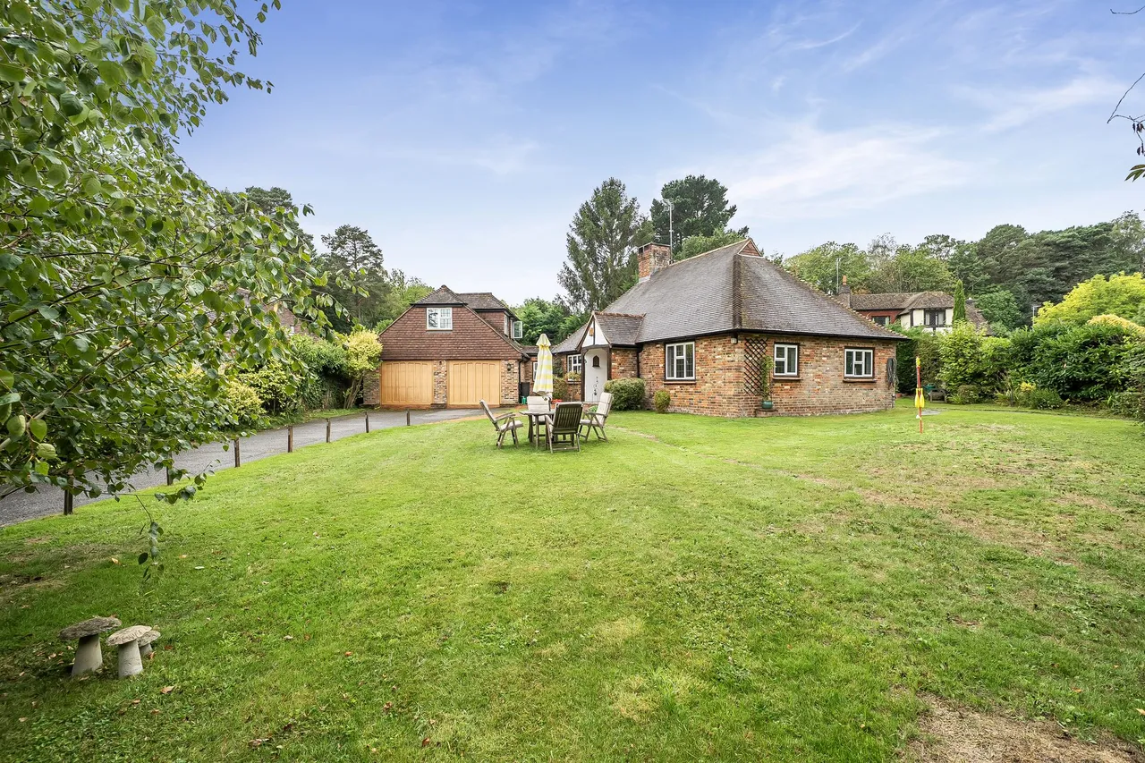 Tudor Village, Storrington, RH20, photo 27