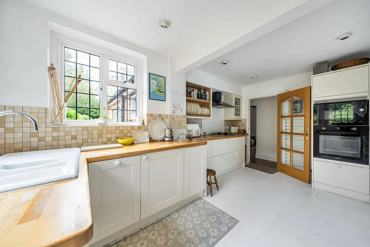 Tudor Village, Storrington, RH20, photo 8
