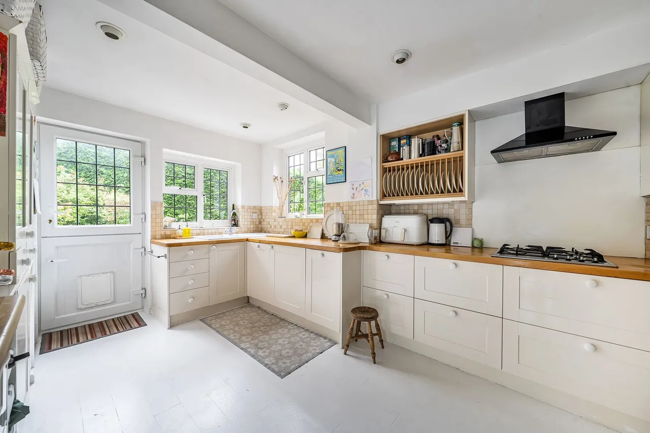 Tudor Village, Storrington, RH20, photo 10