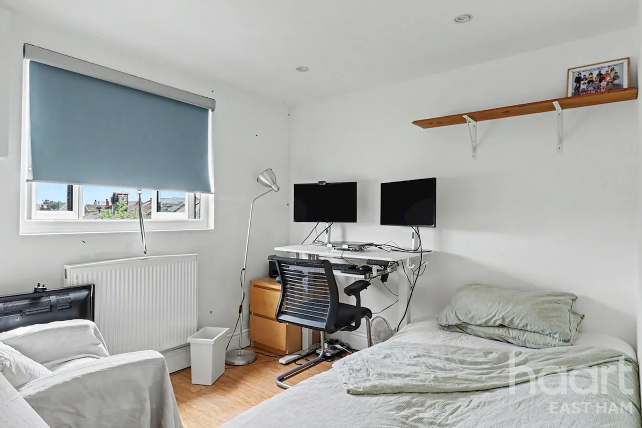 Washington Avenue, London, E12, photo 17