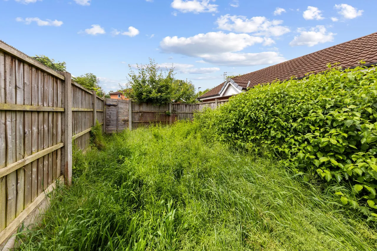 Ashdown Lane, Birchwood, Warrington, Warrington, WA3 6TE, photo 4