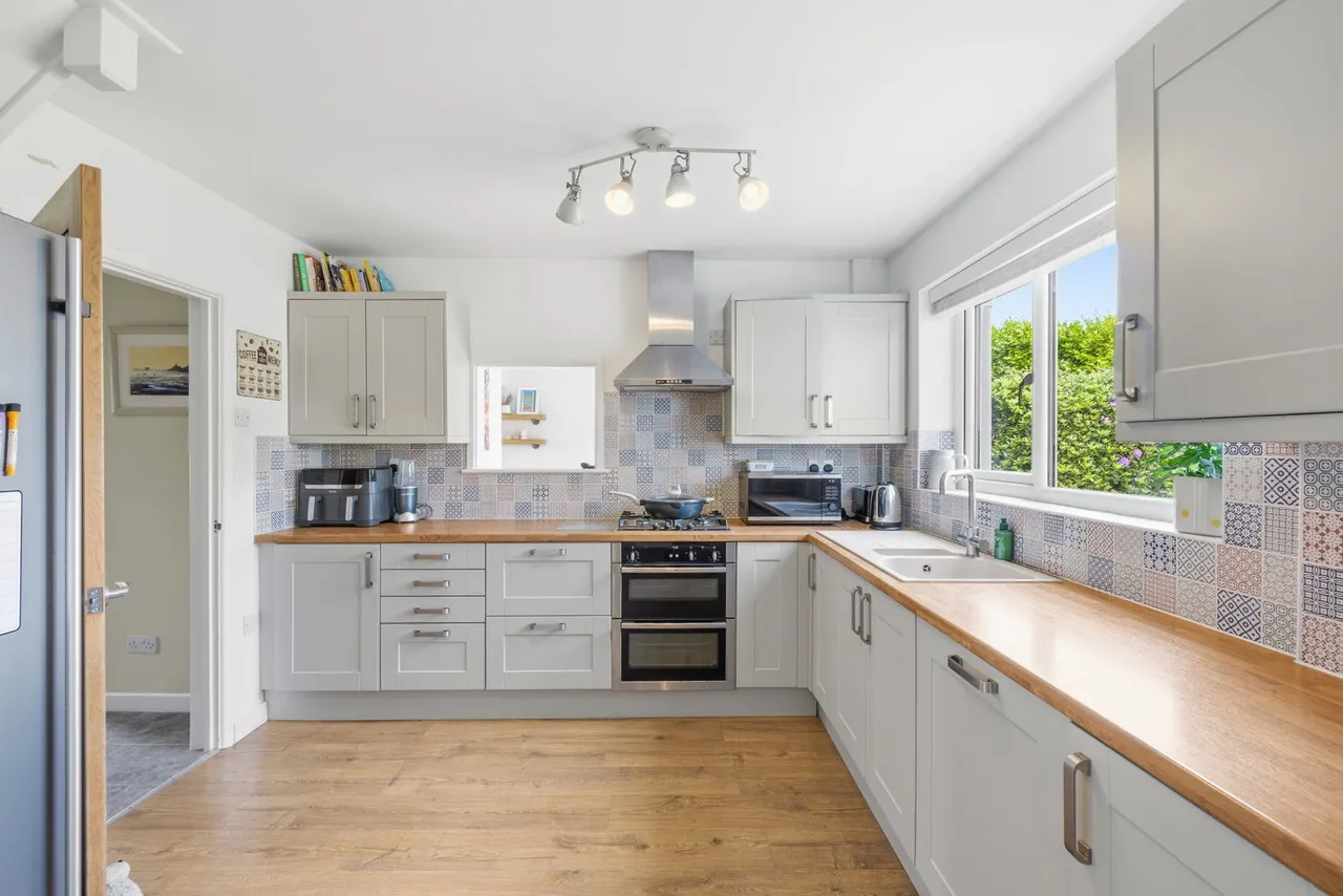 Eastland Close, West Cross, SA3, photo 4