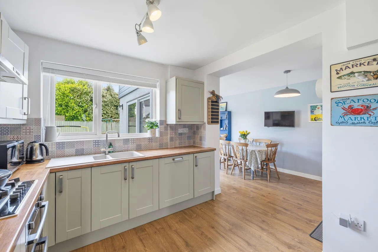 Eastland Close, West Cross, SA3, photo 5