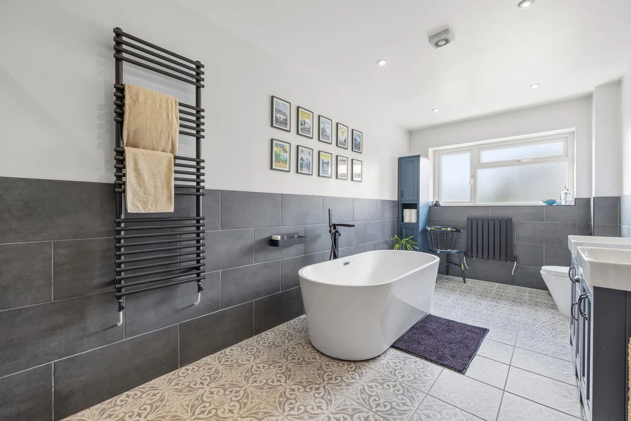 Eastland Close, West Cross, SA3, photo 23