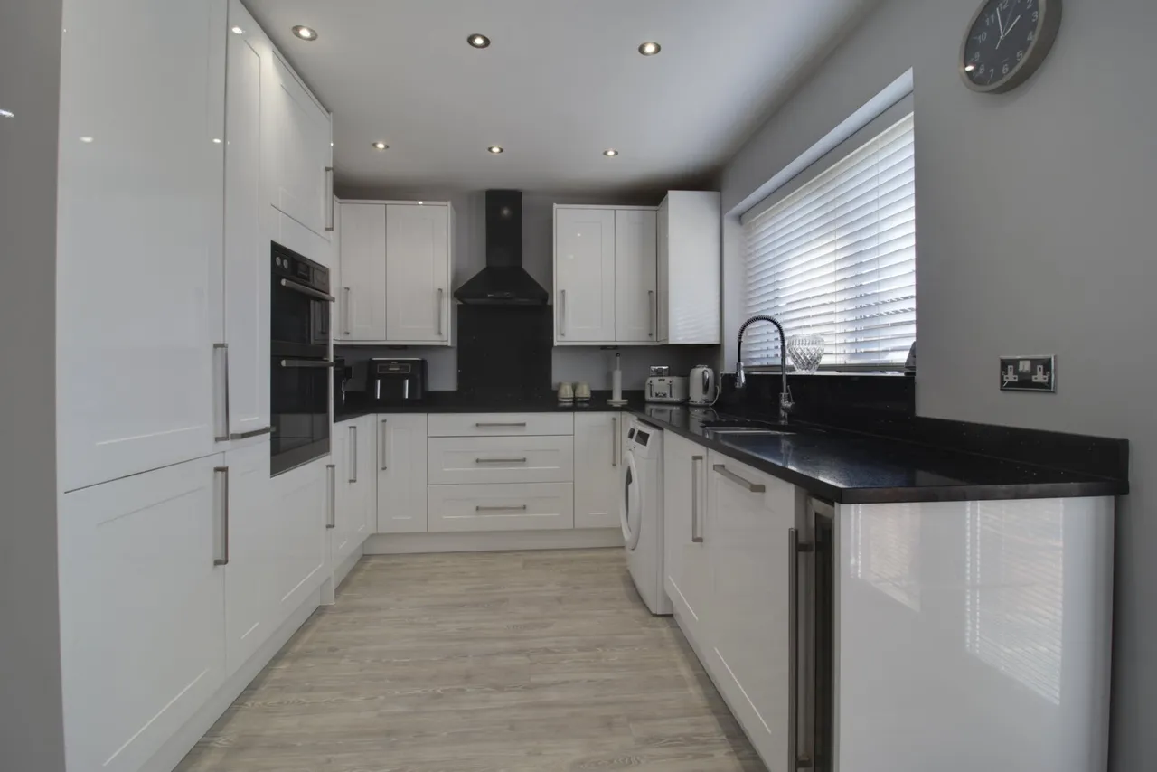 Lancaster Drive, Hornchurch, RM12, photo 9