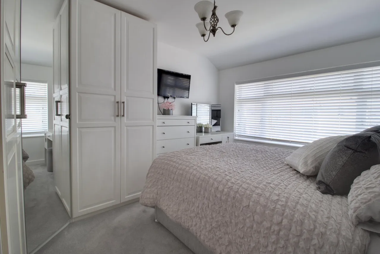 Lancaster Drive, Hornchurch, RM12, photo 13