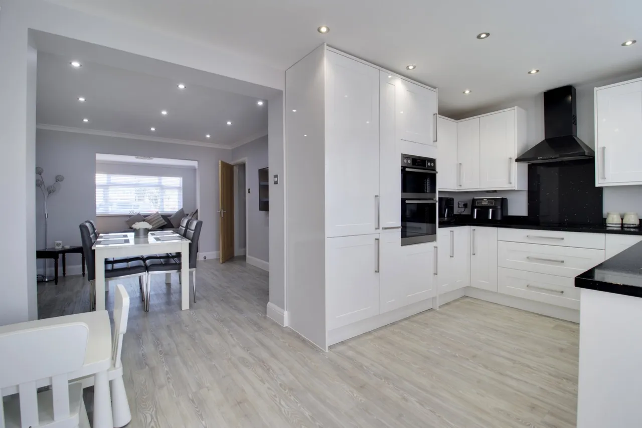 Lancaster Drive, Hornchurch, RM12, photo 2