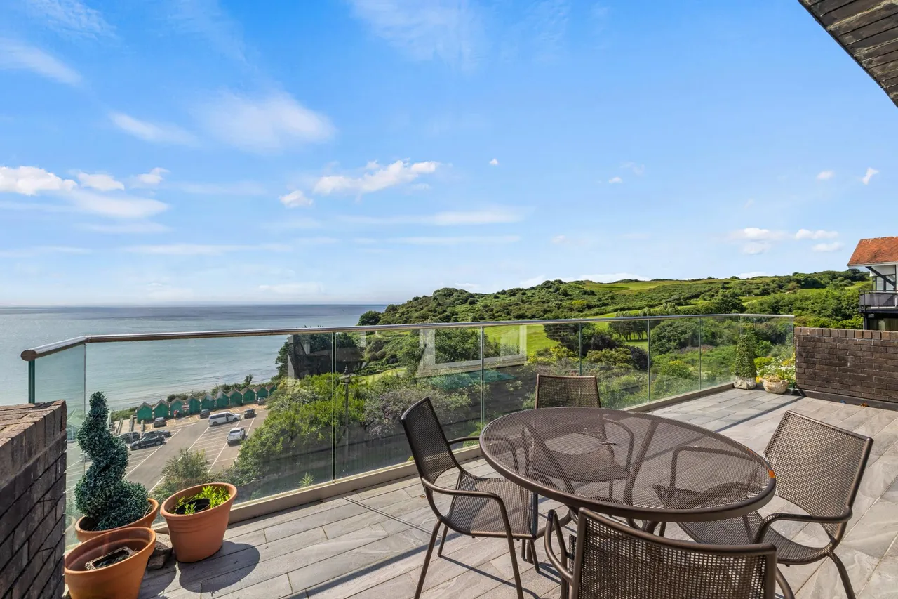 Links Court, Langland, Swansea, SA3, photo 2