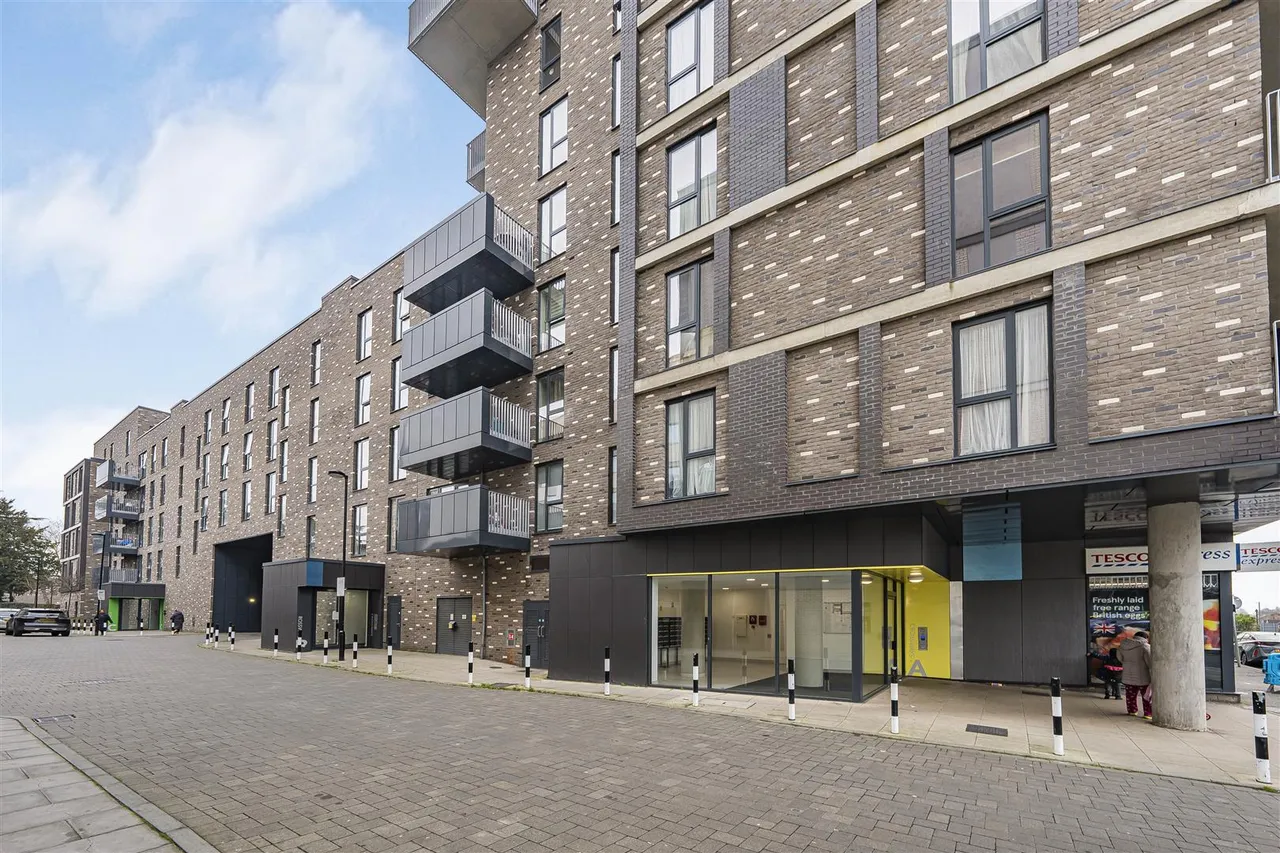 2 bed flat for sale — Windsor Road, Slough, SL1 2NE