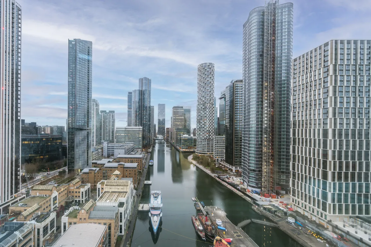 flat for sale — Flat 1701, Dollar Bay Point, 3 Dollar Bay Place, London