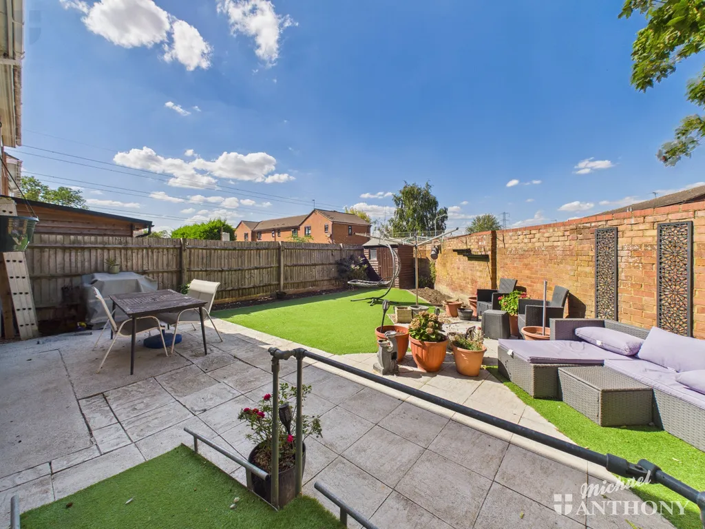 Tamar Close, Aylesbury, HP21 9HG, photo 3