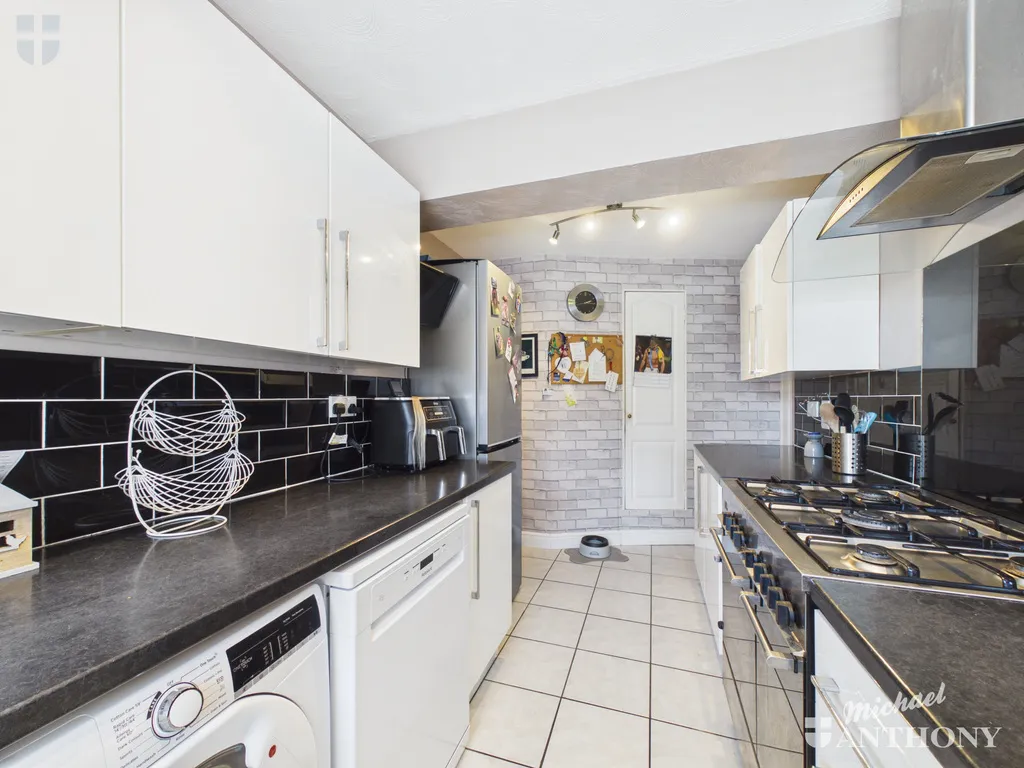 Tamar Close, Aylesbury, HP21 9HG, photo 11