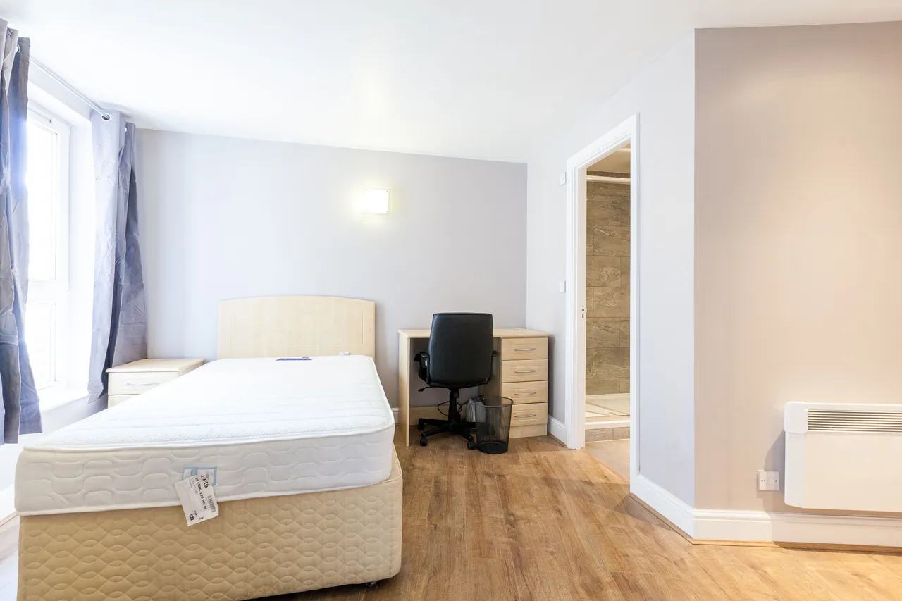 Flat 308 Dryden Building, 37-39 Commercial Road, London, photo 4