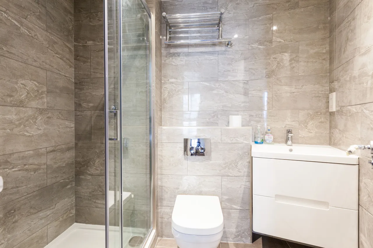Flat 308 Dryden Building, 37-39 Commercial Road, London, photo 5