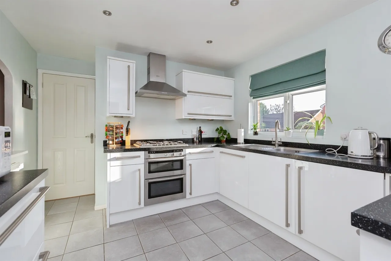 Hewes Close, Glen Parva, LE2, photo 3