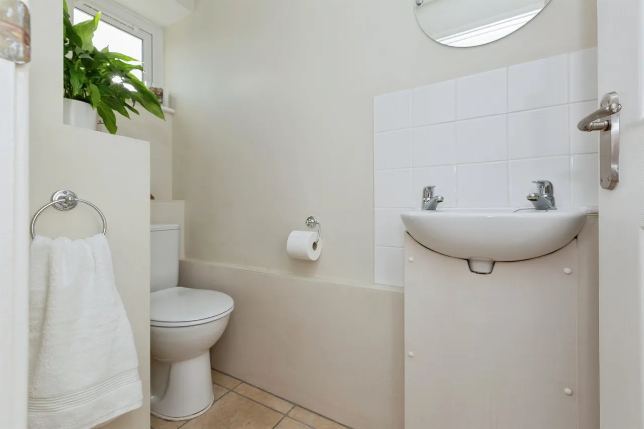 Hewes Close, Glen Parva, LE2, photo 15