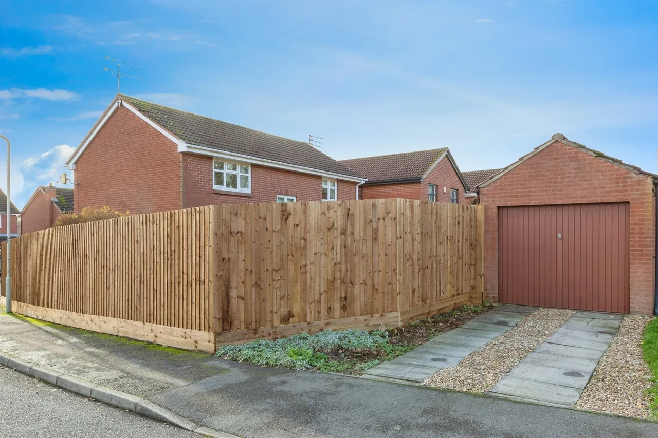 Hewes Close, Glen Parva, LE2, photo 18