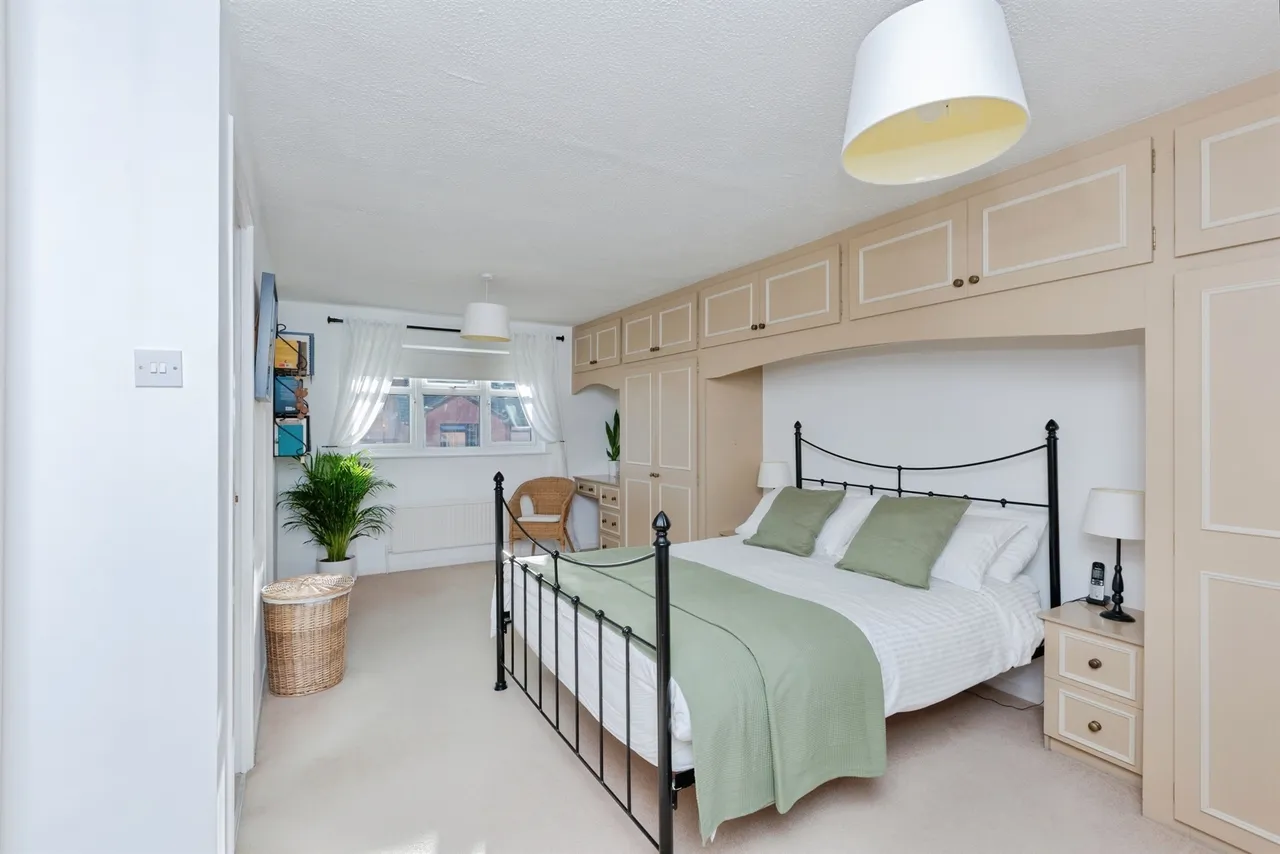 Hewes Close, Glen Parva, LE2, photo 11