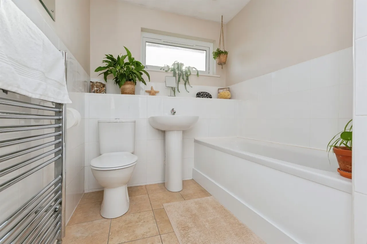 Hewes Close, Glen Parva, LE2, photo 12