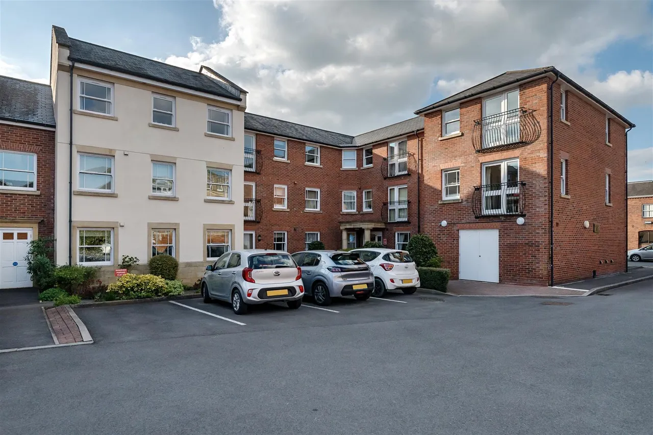 New Park Street, Devizes, SN10, photo 2
