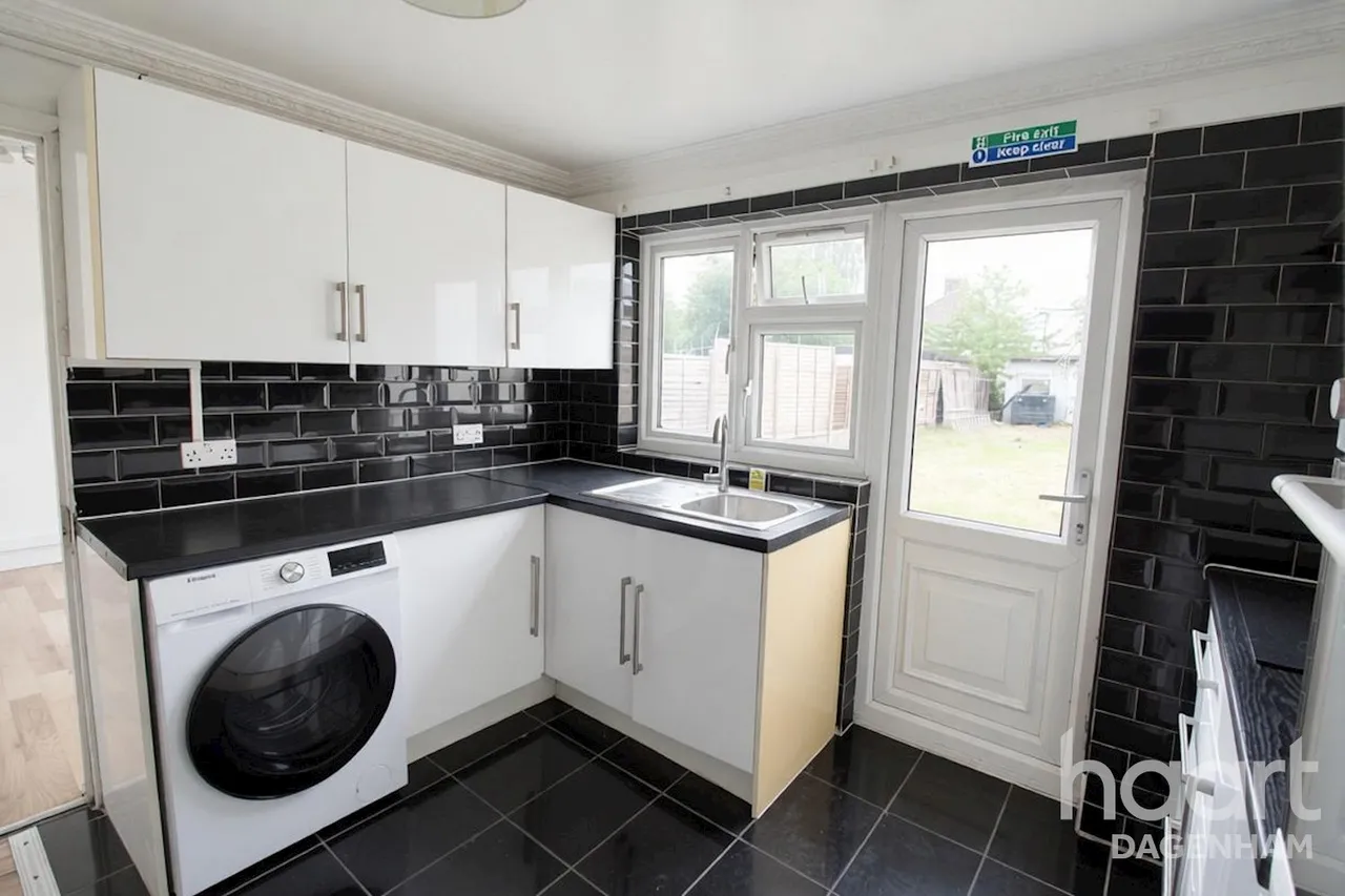 4 bed house to rent, Osborne Road, RM9