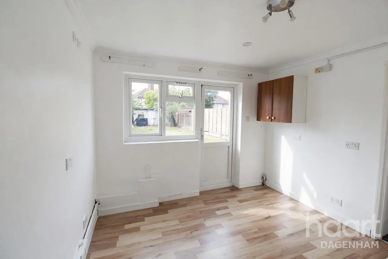 Osborne Road, RM9, photo 7