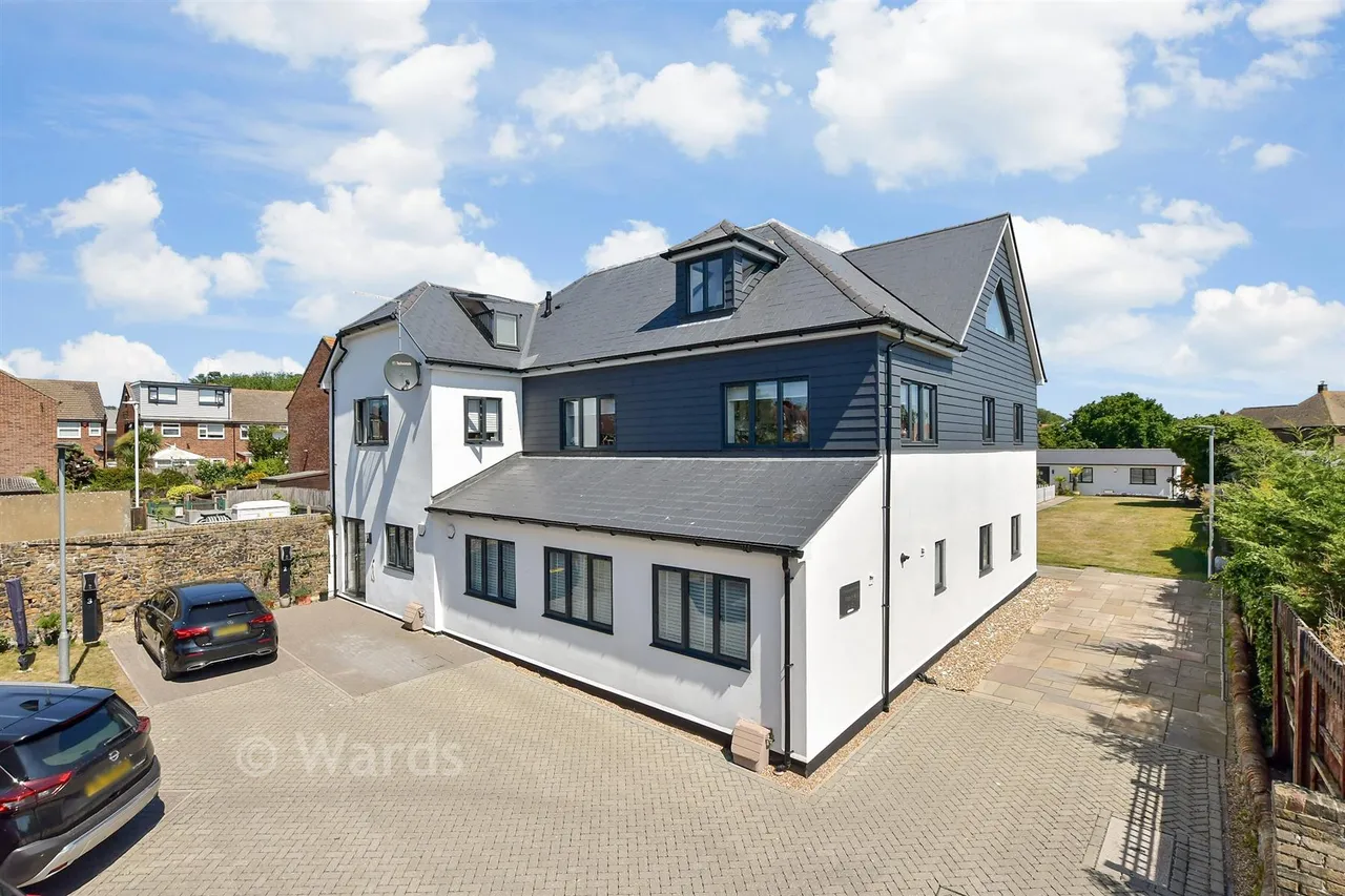 2 bed flat for sale, Brockenhurst Road, Ramsgate, CT11