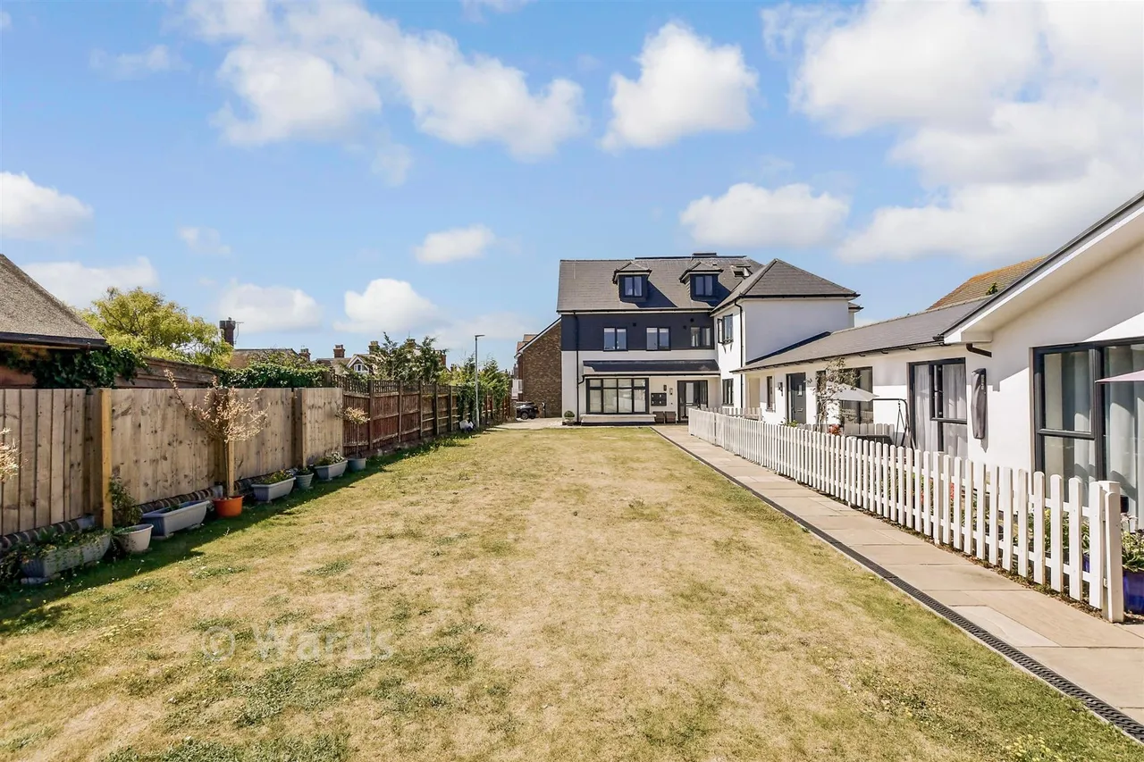 Brockenhurst Road, Ramsgate, CT11, photo 14