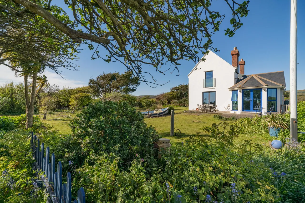 Brighstone, PO30, photo 16